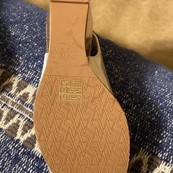 Almost like NEW! Only wear once. It has a little stain on the side. - Picture 7 of 8